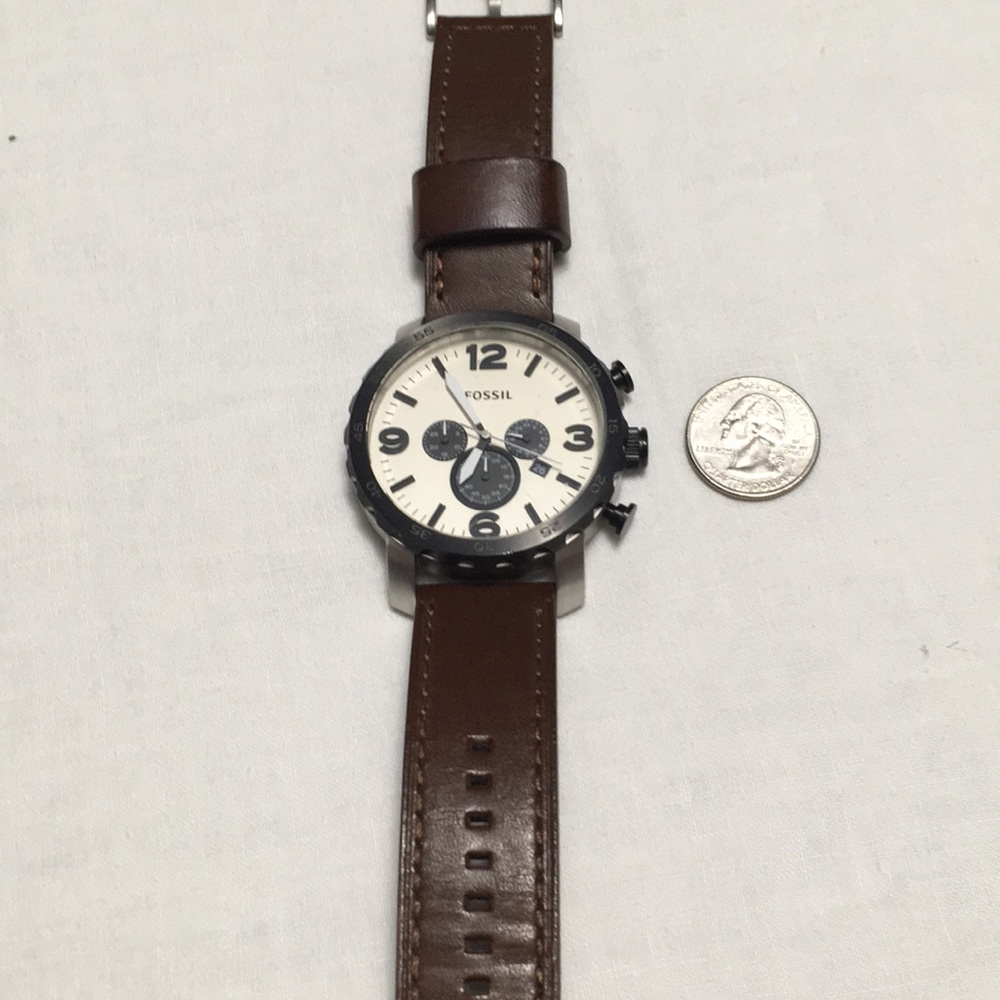 Fossil Watch - Picture 8 of 8